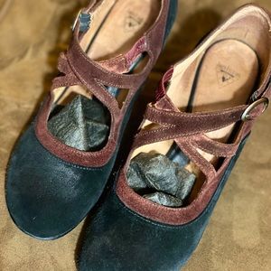 Gorgeous Fluevog Bellevue Pearl Hart